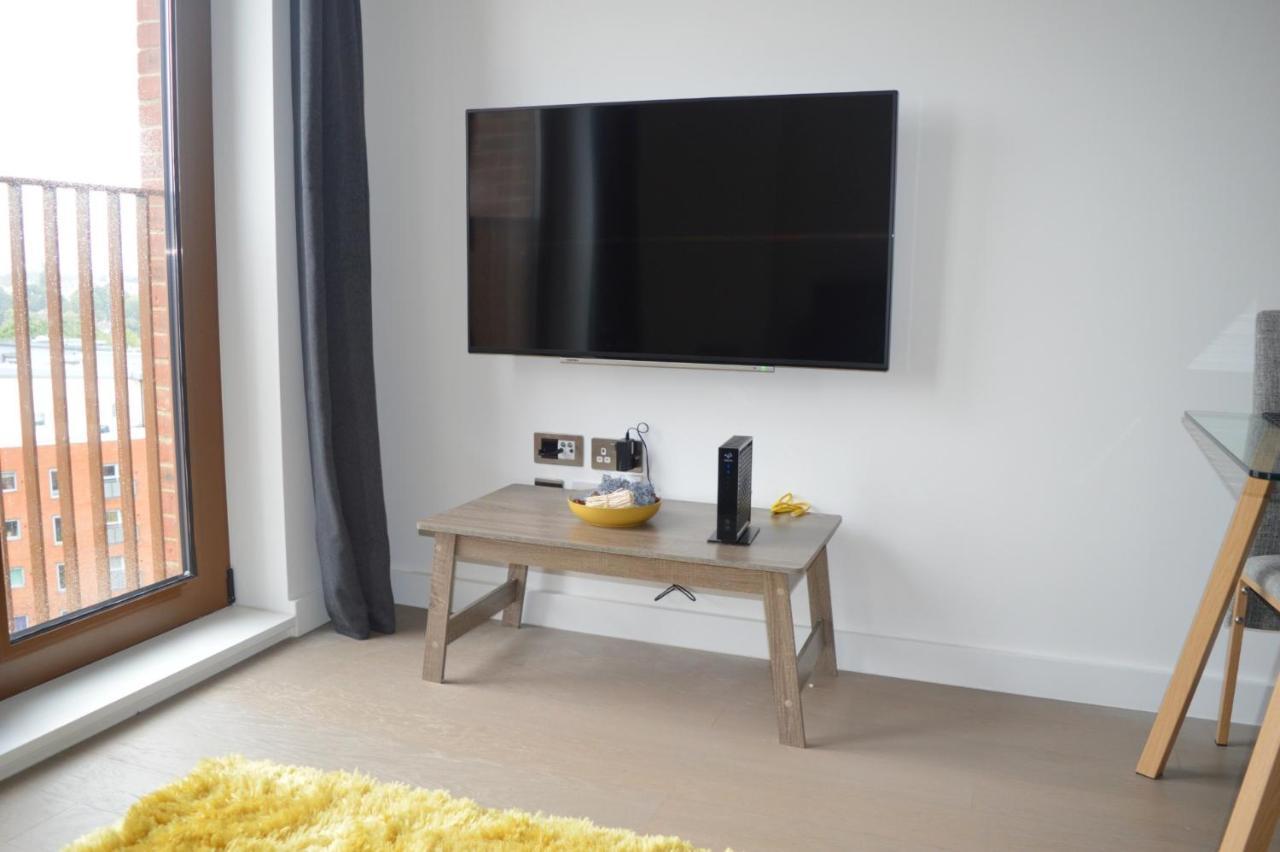 Top Floor Luxury 2 Bedroom St Albans Apartment - Free Wifi Kültér fotó