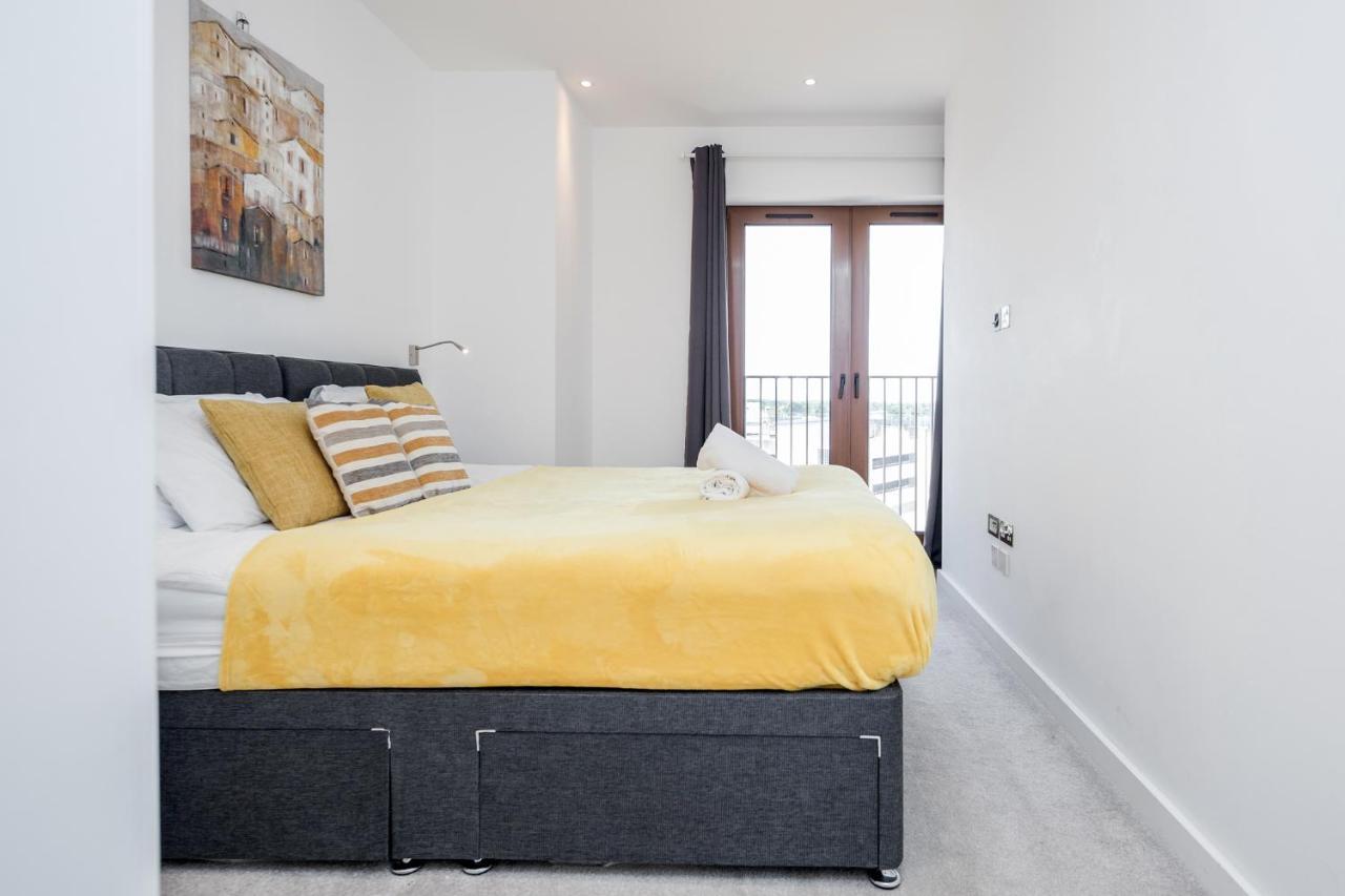 Top Floor Luxury 2 Bedroom St Albans Apartment - Free Wifi Kültér fotó